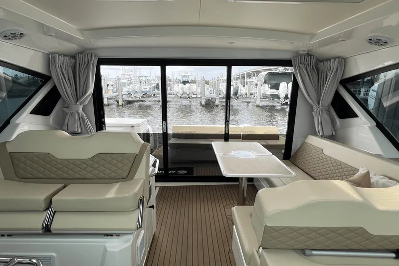 Slide: The Image of Aquila 36 Sport 2023 - 14