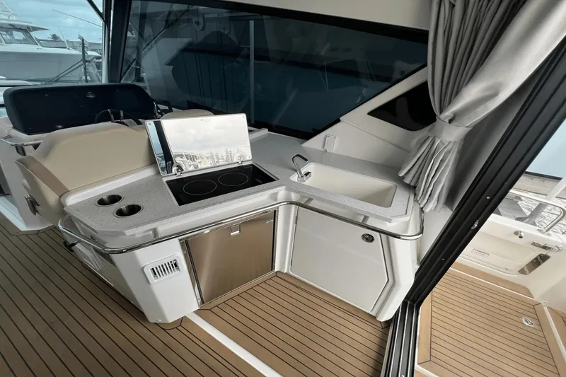 Slide: The Image of Aquila 36 Sport 2023 - 18