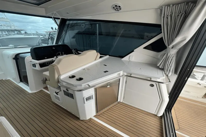 Slide: The Image of Aquila 36 Sport 2023 - 19