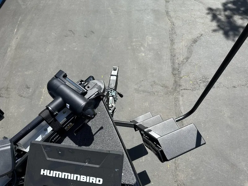 Slide: The Image of 2025 Lund 2075 Pro-V Bass XS boat with Humminbird equipment on a trailer. - 42
