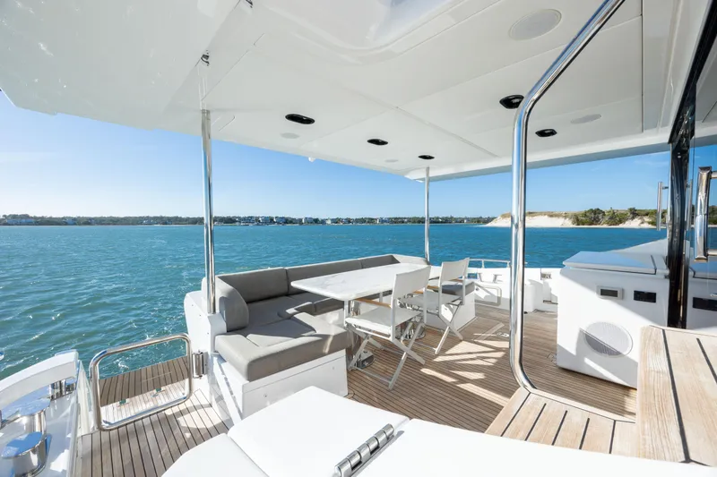 Slide: The Image of Azimut 72 2021 - 104