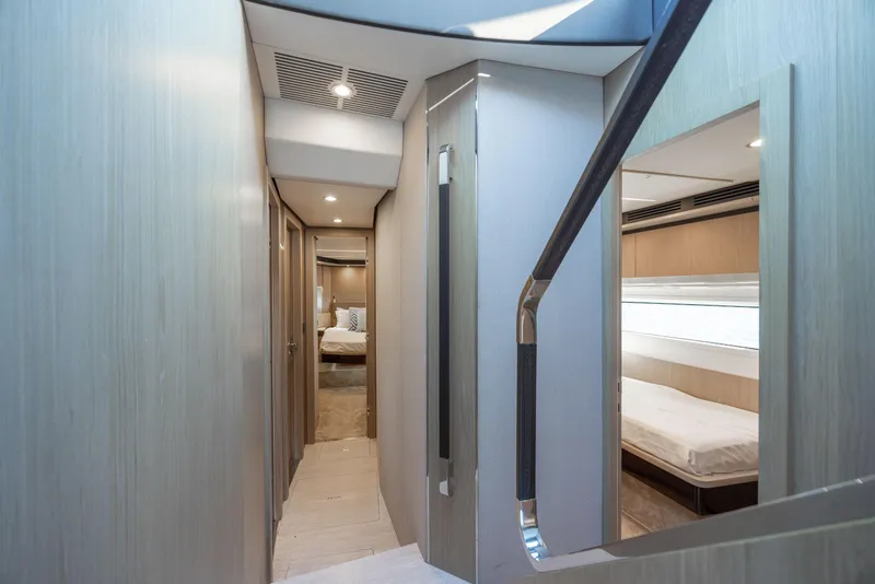 Slide: The Image of Azimut 72 2021 - 107