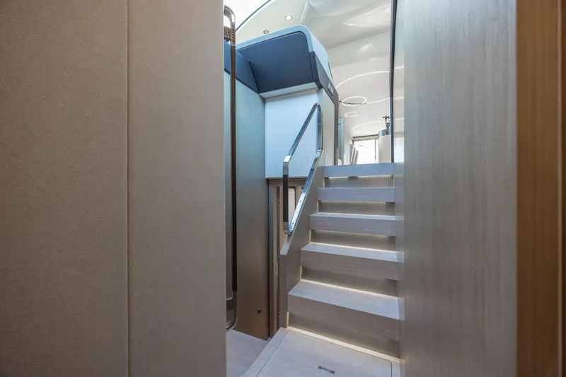 Slide: The Image of Azimut 72 2021 - 108