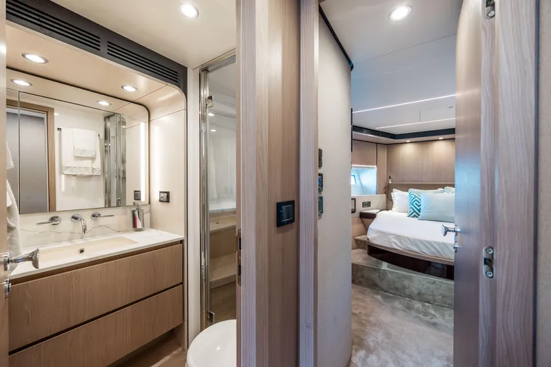 Slide: The Image of Azimut 72 2021 - 56