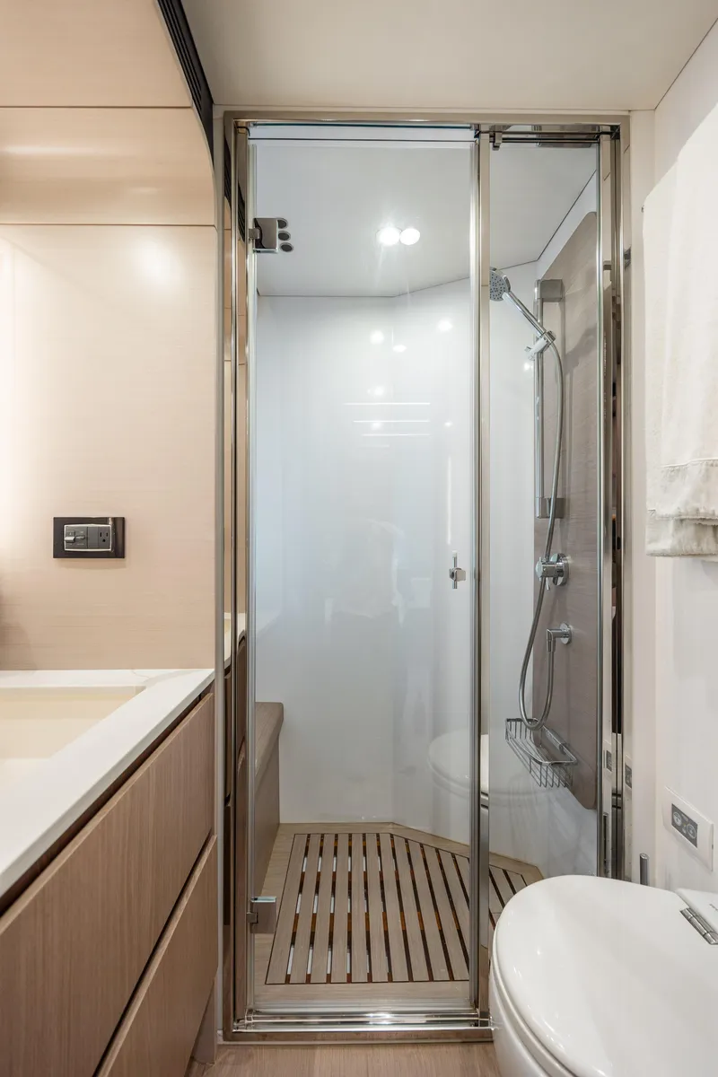 Slide: The Image of Azimut 72 2021 - 61