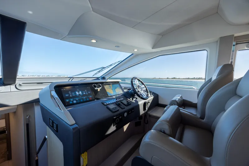 Slide: The Image of Azimut 72 2021 - 74