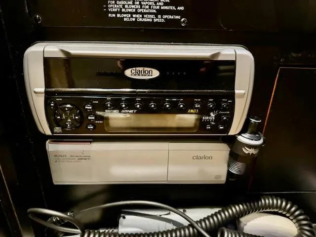 Slide: The Image of Sea Ray 360 Sundancer 2005 - 50