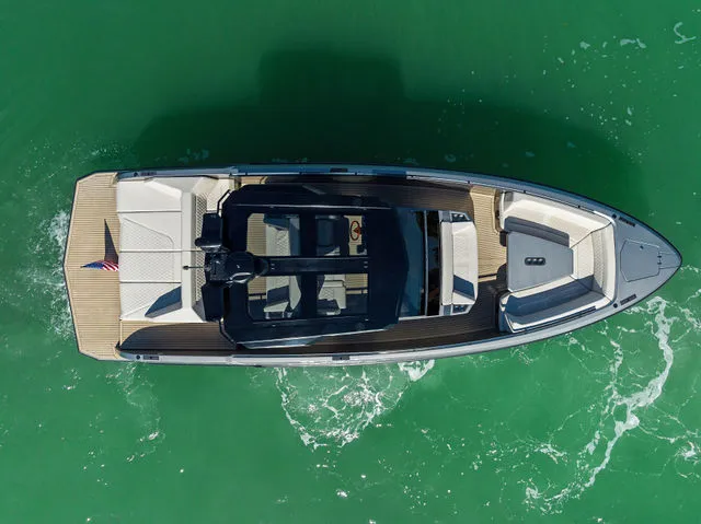 Slide: The Image of Vanquish 24 Runabout 2013 - 14