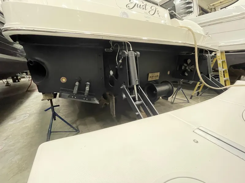 Slide: The Image of Sea Ray 580 Sedan Bridge 2009 - 70