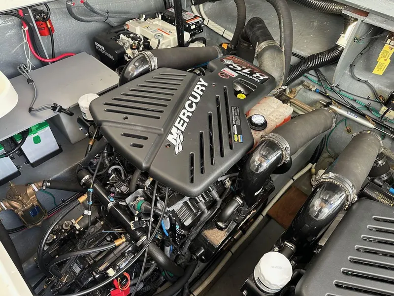 Slide: The Image of Sea Ray 340 Sundancer 2004 - 50