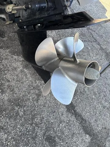 Slide: The Image of Captain's chair on 2011 Sea Ray 260 Sundeck boat, featuring sleek design and comfortable seating. - 9