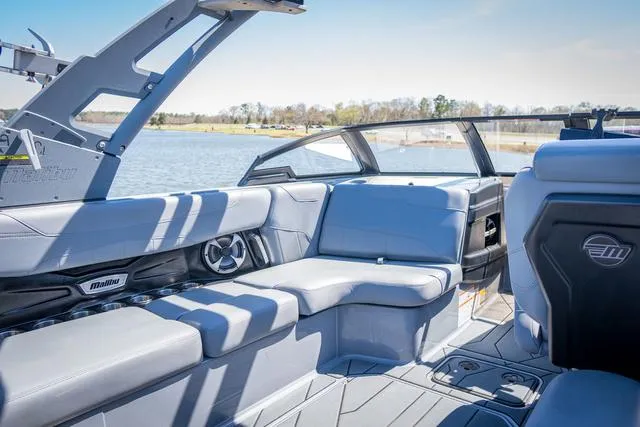 Slide: The Image of Malibu Wakesetter 23 LSV 2020 - 10