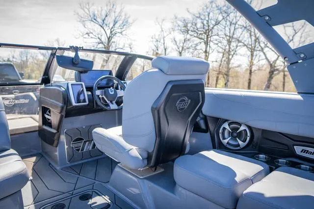 Slide: The Image of Malibu Wakesetter 23 LSV 2020 - 8