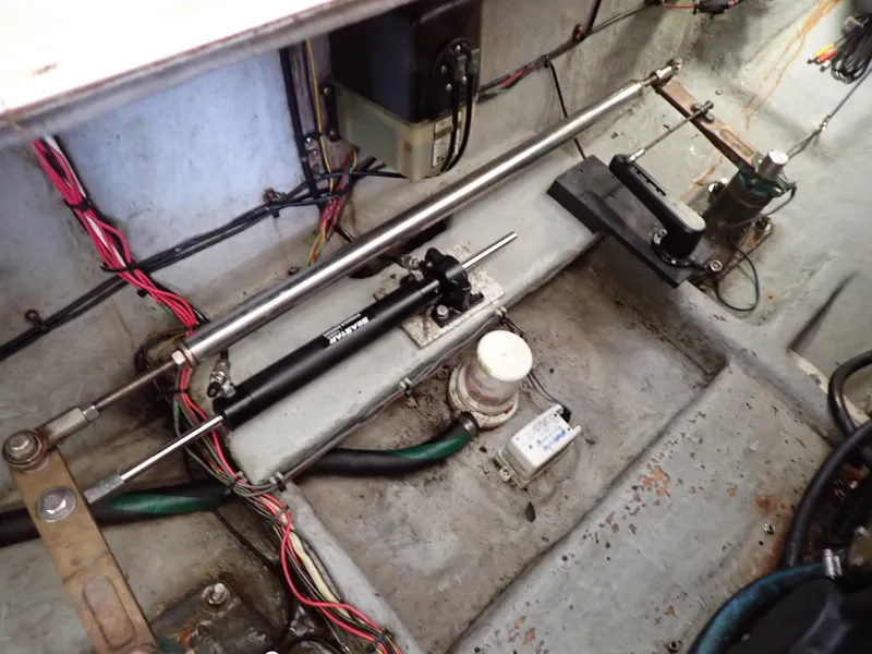 Slide: The Image of Albemarle 320 Express 1999 - 107