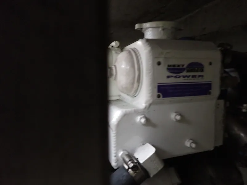 Slide: The Image of Albemarle 320 Express 1999 - 114