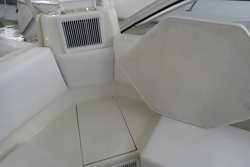 Slide: The Image of Albemarle 320 Express 1999 - 50