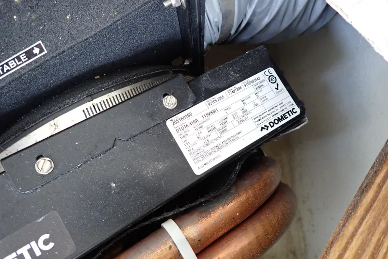 Slide: The Image of Albemarle 320 Express 1999 - 52