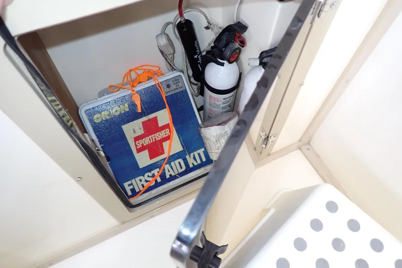 Slide: The Image of Albemarle 320 Express 1999 - 58