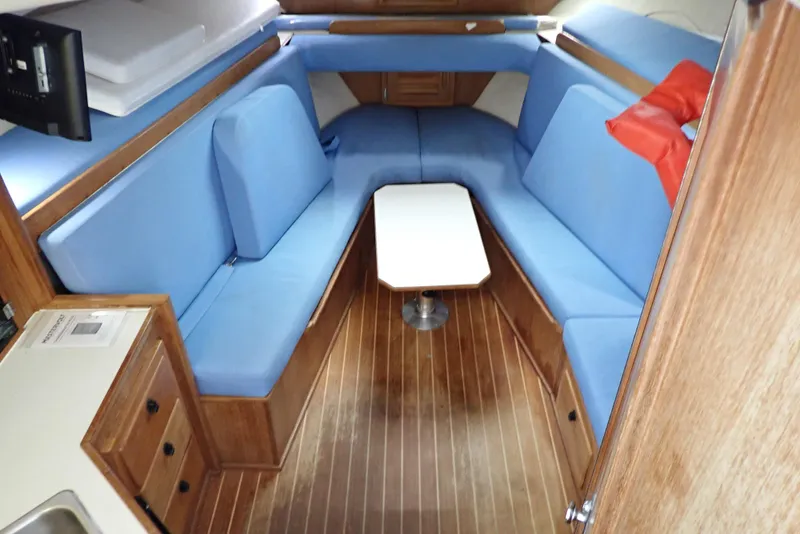 Slide: The Image of Albemarle 320 Express 1999 - 61