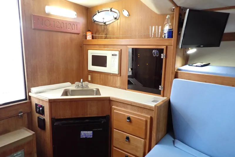 Slide: The Image of Albemarle 320 Express 1999 - 62