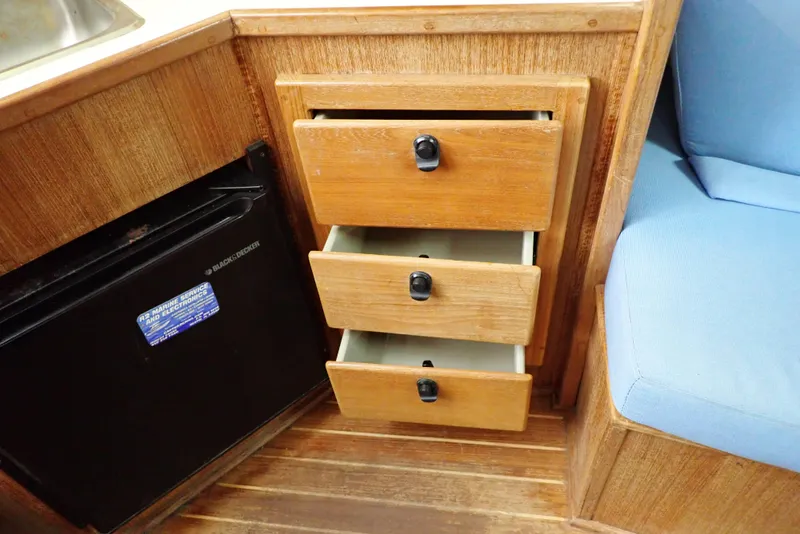 Slide: The Image of Albemarle 320 Express 1999 - 69