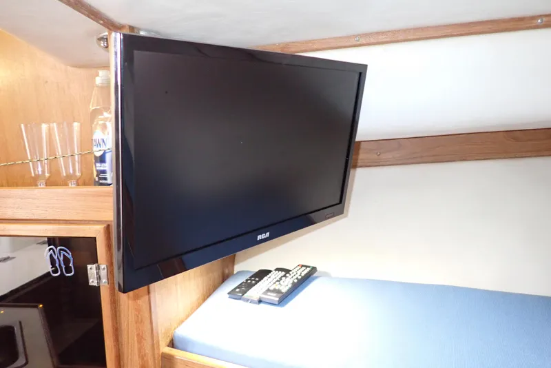 Slide: The Image of Albemarle 320 Express 1999 - 71