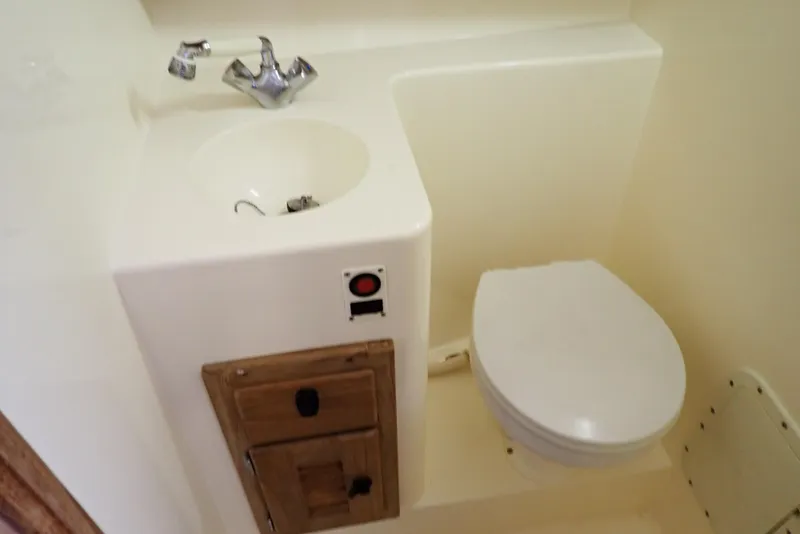 Slide: The Image of Albemarle 320 Express 1999 - 74