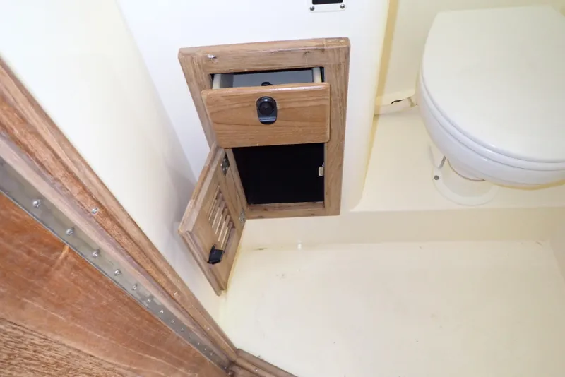 Slide: The Image of Albemarle 320 Express 1999 - 75