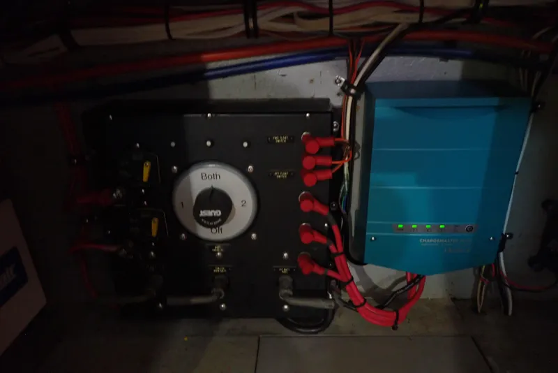 Slide: The Image of Albemarle 320 Express 1999 - 85