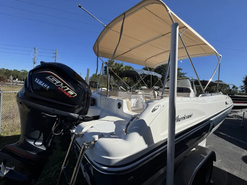 Slide: The Image of Hurricane Center Console SS 231 OB 2025 - 19