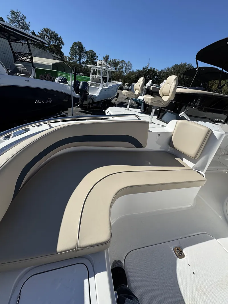 Slide: The Image of Hurricane Center Console SS 231 OB 2025 - 21