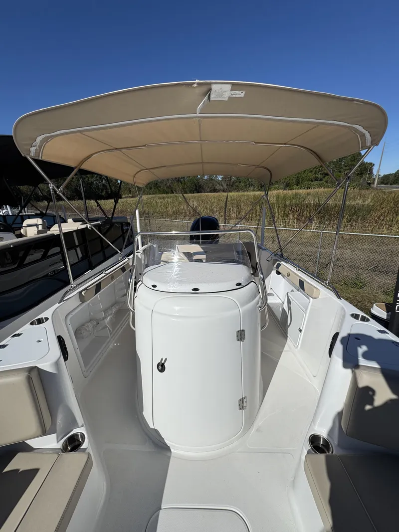 Slide: The Image of Hurricane Center Console SS 231 OB 2025 - 22