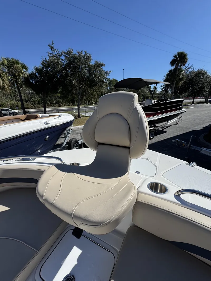 Slide: The Image of Hurricane Center Console SS 231 OB 2025 - 24