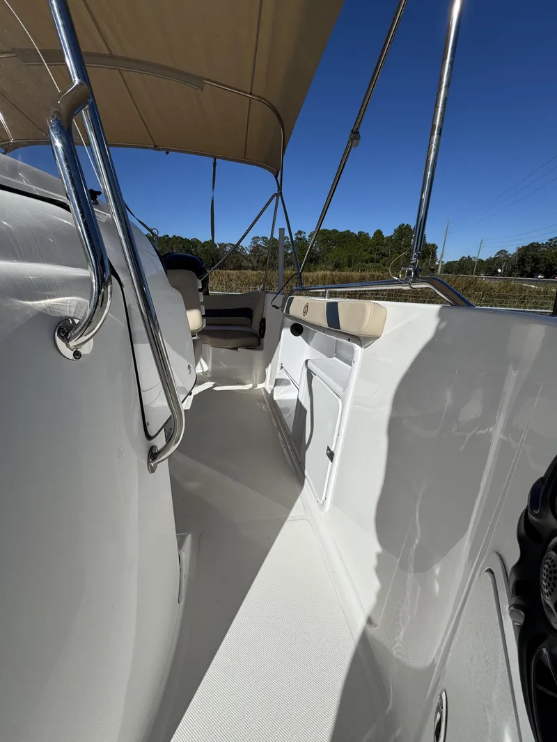 Slide: The Image of Hurricane Center Console SS 231 OB 2025 - 27