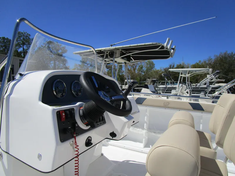 Slide: The Image of Hurricane Center Console SS 231 OB 2025 - 3