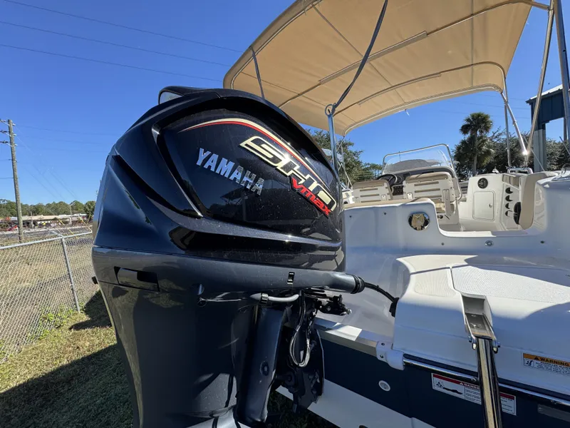 Slide: The Image of Hurricane Center Console SS 231 OB 2025 - 37