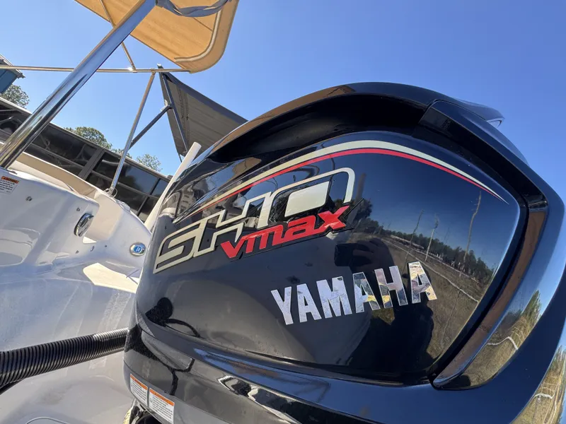 Slide: The Image of Hurricane Center Console SS 231 OB 2025 - 40