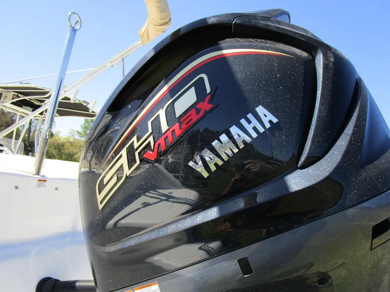 Slide: The Image of Hurricane Center Console SS 231 OB 2025 - 8