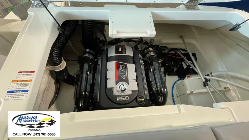 Slide: The Image of Engine compartment of a 2025 Bayliner V20i boat, featuring a 4.5L 250 HP engine. - 5