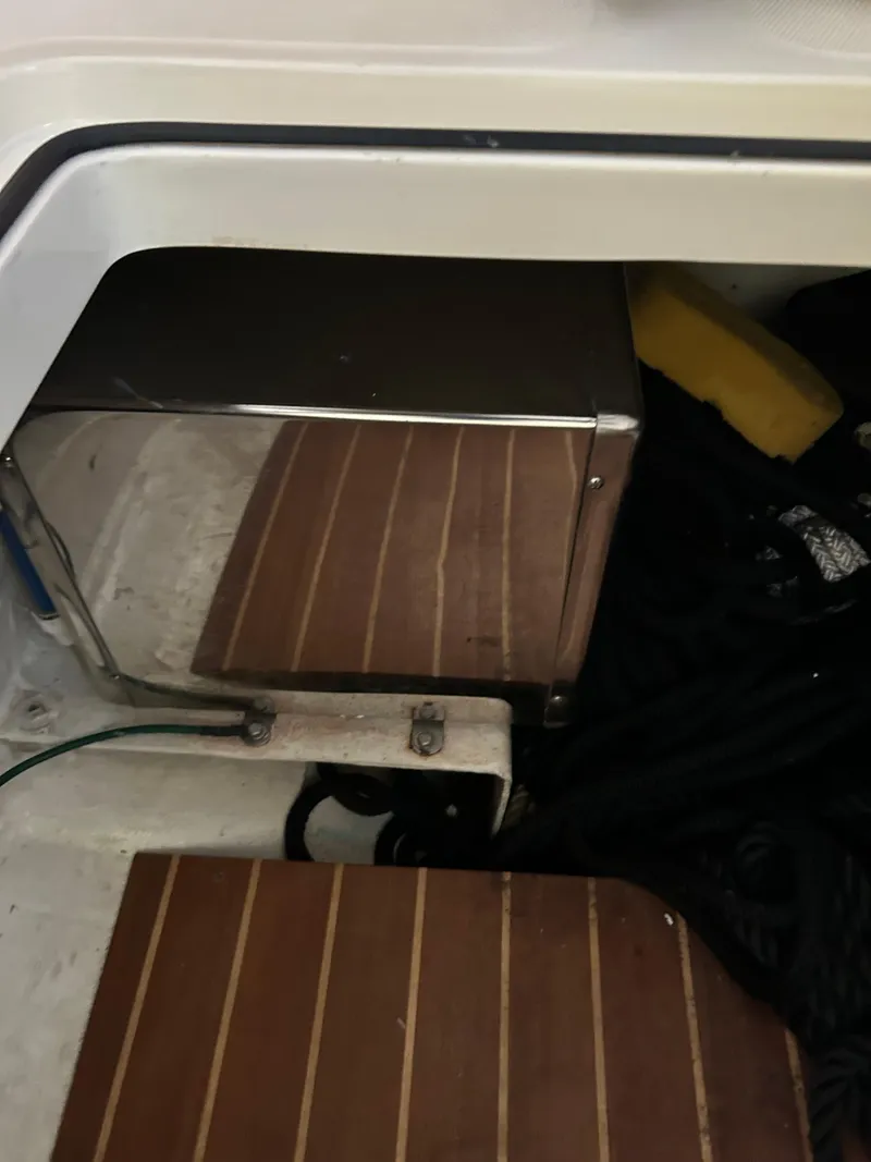 Slide: The Image of Hinckley Yachts Classic 36 Picnic Boat 2001 - 50