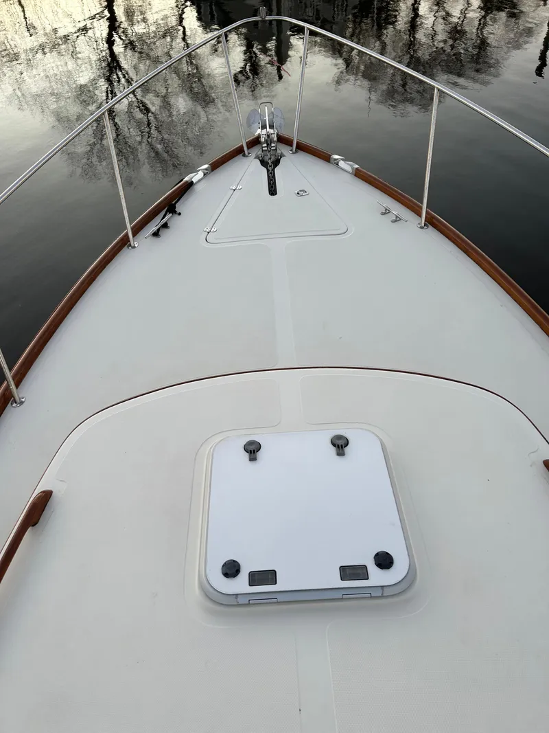 Slide: The Image of Hinckley Yachts Classic 36 Picnic Boat 2001 - 54