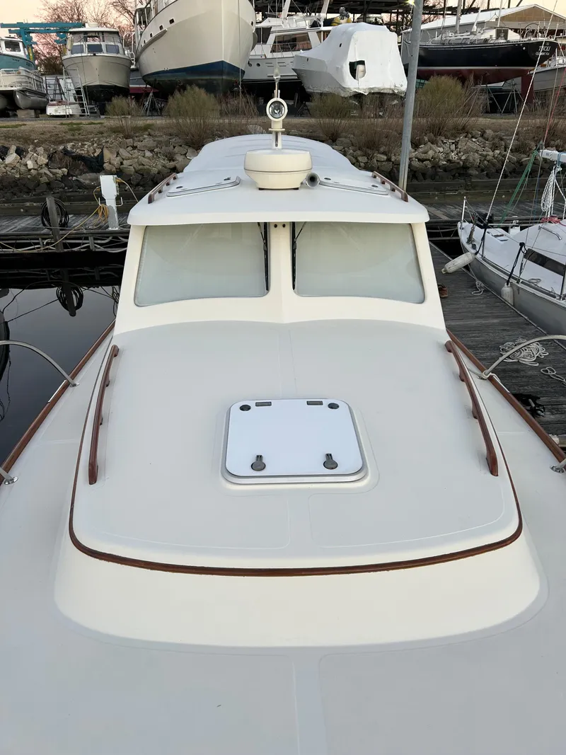 Slide: The Image of Hinckley Yachts Picnic Boat 36 Classic 2001 - 52