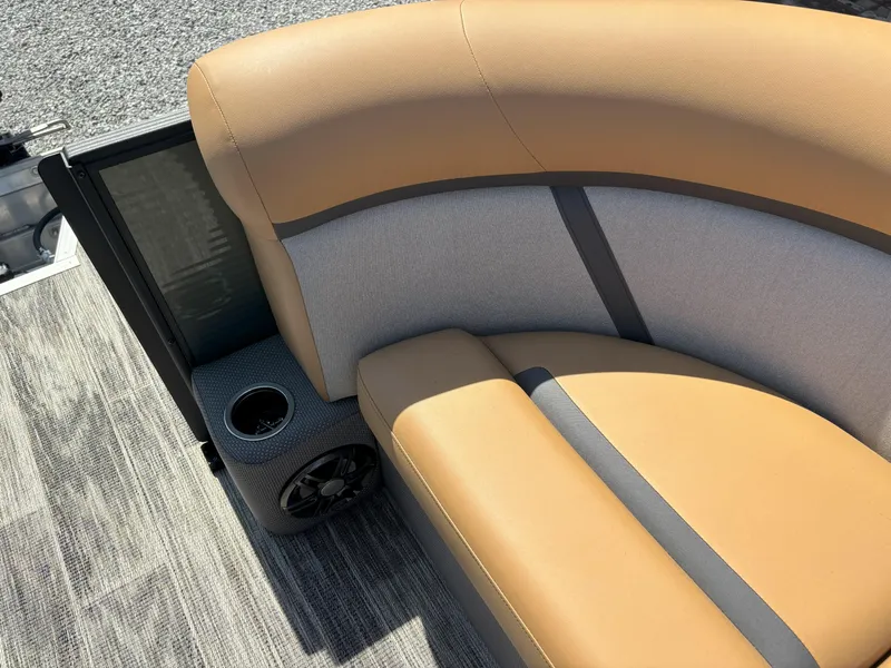 Slide: The Image of Crest Classic 200SLC 2025 - 11