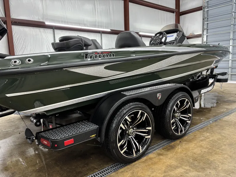 Slide: The Image of Triton TrX Patriot 19 2025 - 8