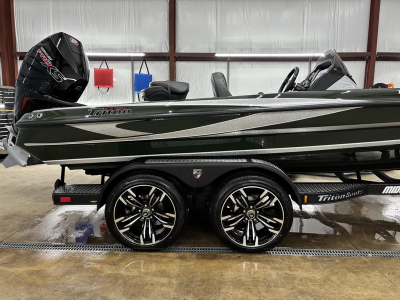 Slide: The Image of Triton TrX Patriot 19 2025 - 9