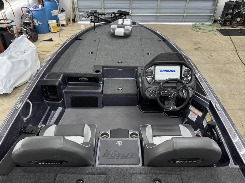 Slide: The Image of Triton TrX Patriot 19 2025 - 14