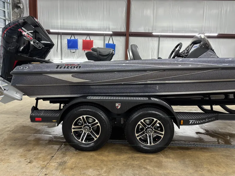 Slide: The Image of Triton TrX Patriot 19 2025 - 6