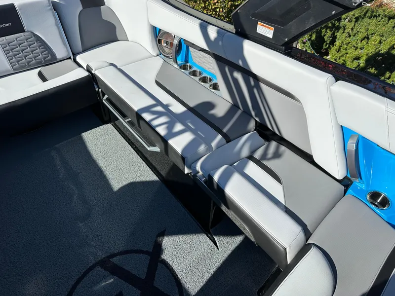 Slide: The Image of MasterCraft X24 2022 - 13