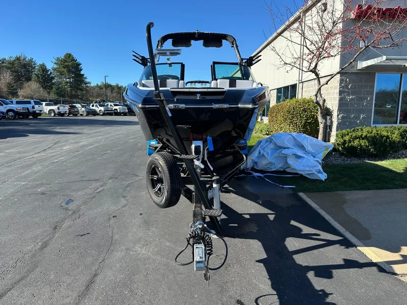 Slide: The Image of MasterCraft X24 2022 - 3