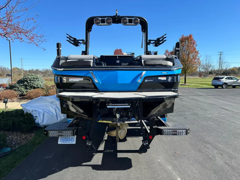 Slide: The Image of MasterCraft X24 2022 - 5